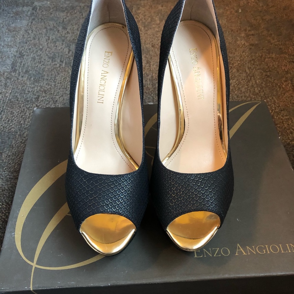 Heels - Picture 4 of 4